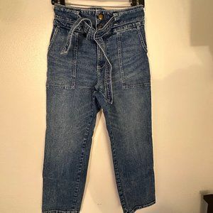Abercrombie & Fitch Ultra High-Rise Straight Jean